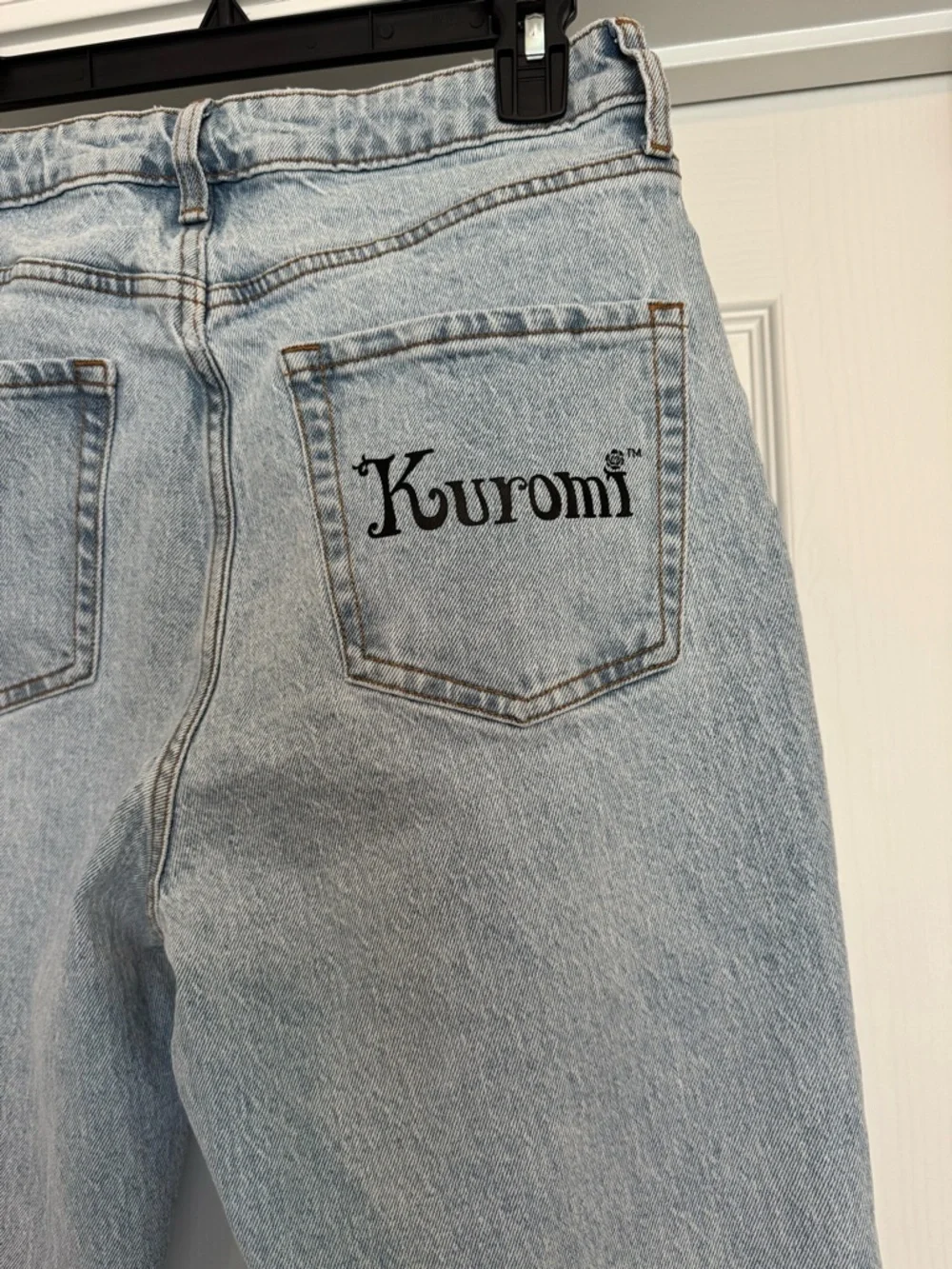 Kuromi Lightweight Blue Women's Jeans with Purple Butterfly Embellishments - Picture 9 of 12